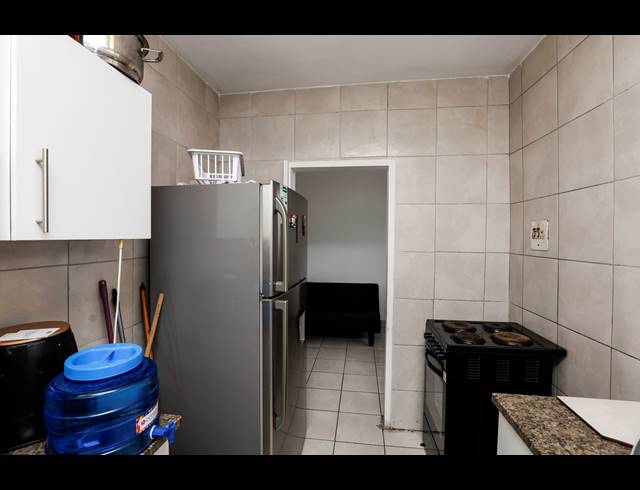 2 BEDROOM APARTMENT FOR SALE IN GLENWOOD